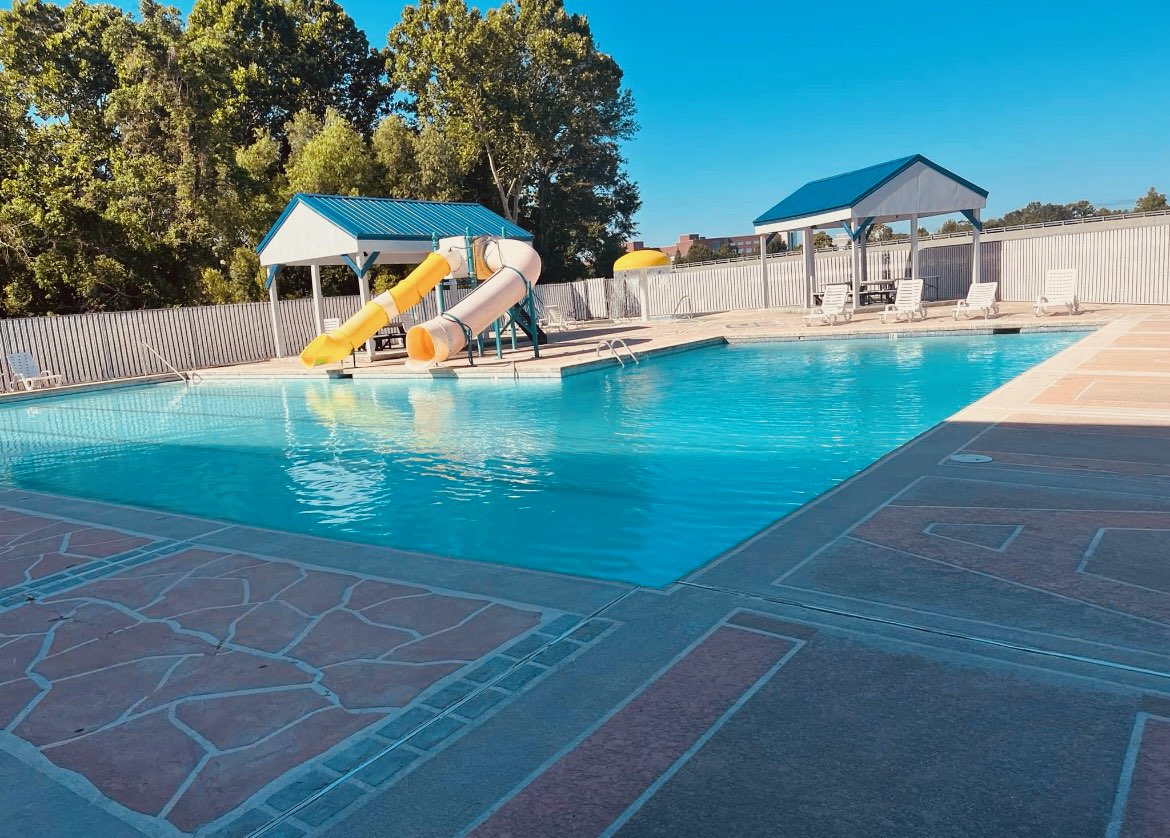 Outdoor Pool at Calloway's Health & Fitness